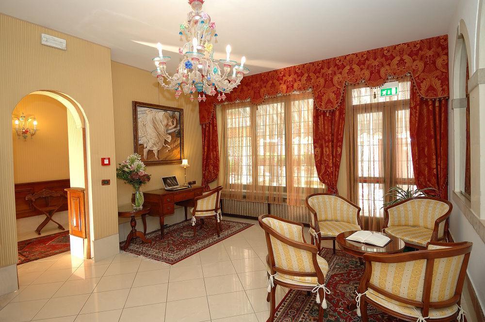 Hotel Hesperia Венеция Екстериор снимка