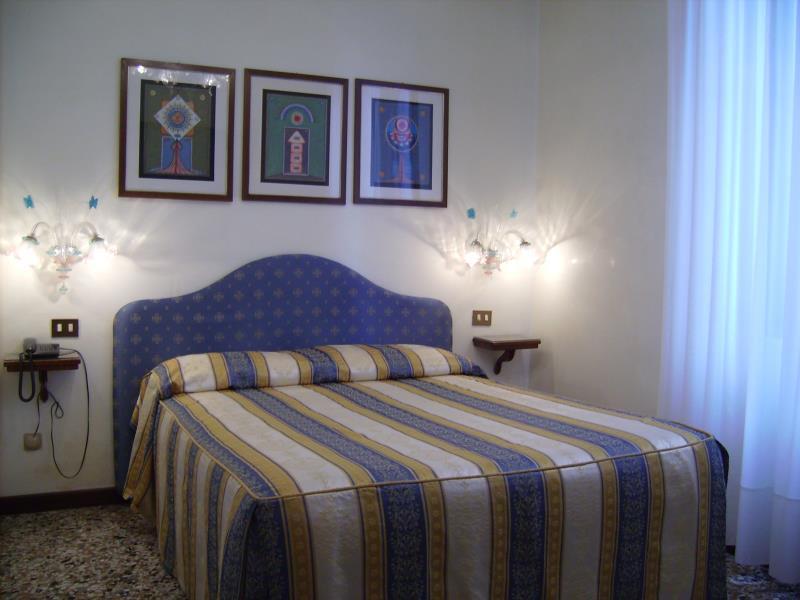 Hotel Hesperia Венеция Екстериор снимка