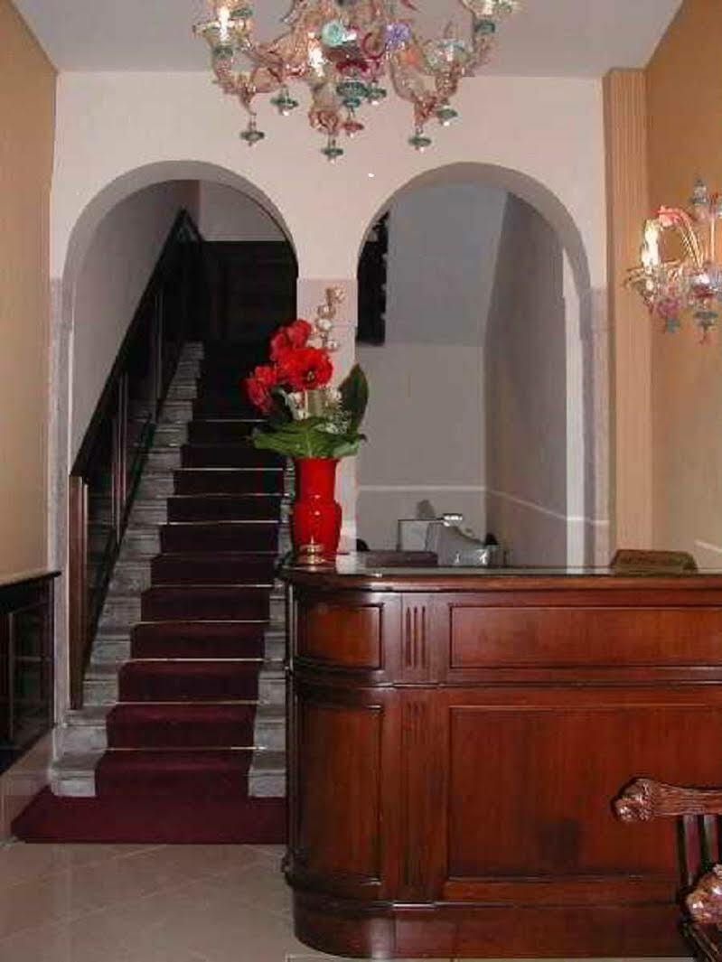 Hotel Hesperia Венеция Екстериор снимка